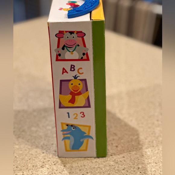 Baby Einstein 12 Board Books by PI LTD. Children's Features colors,music,animals - Picture 9 of 15